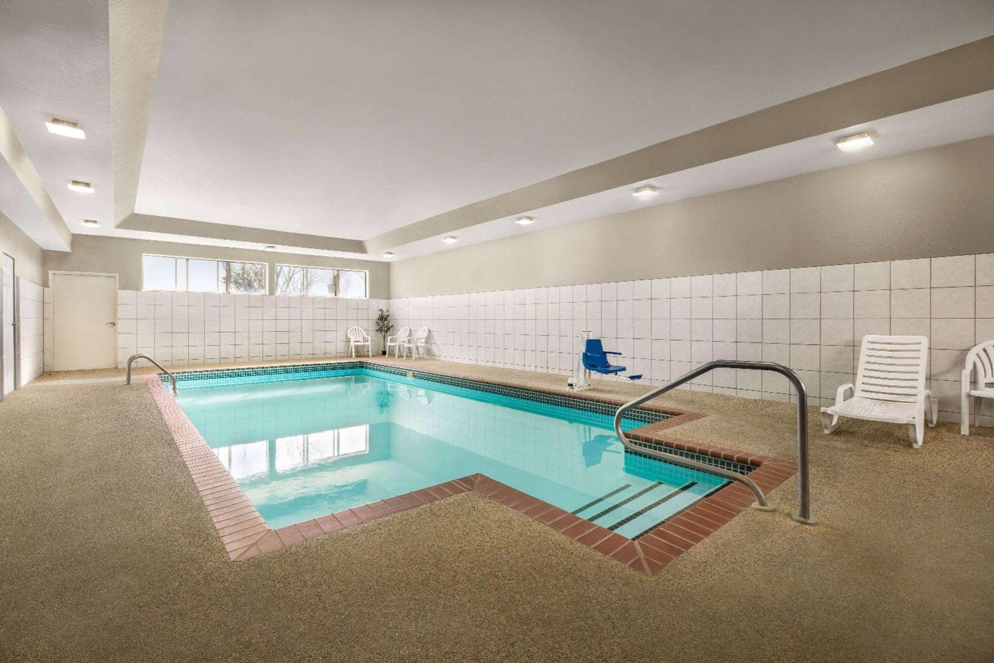 Microtel Inn & Suites By Wyndham New Ulm Exterior foto